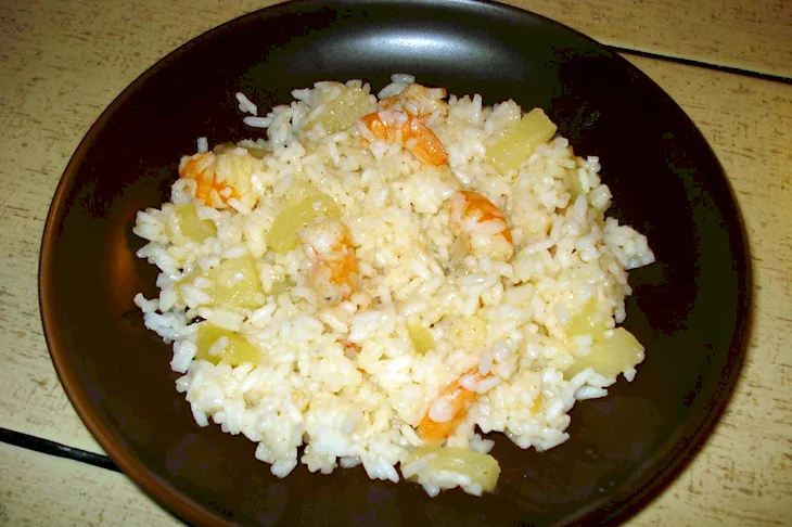 Рис с ананасом и креветками