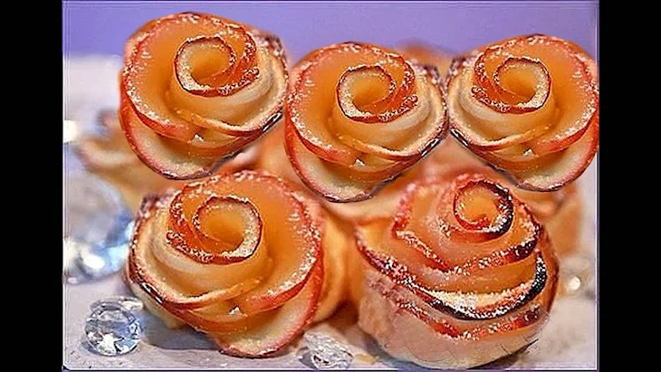 Розы из яблок и слоеного теста