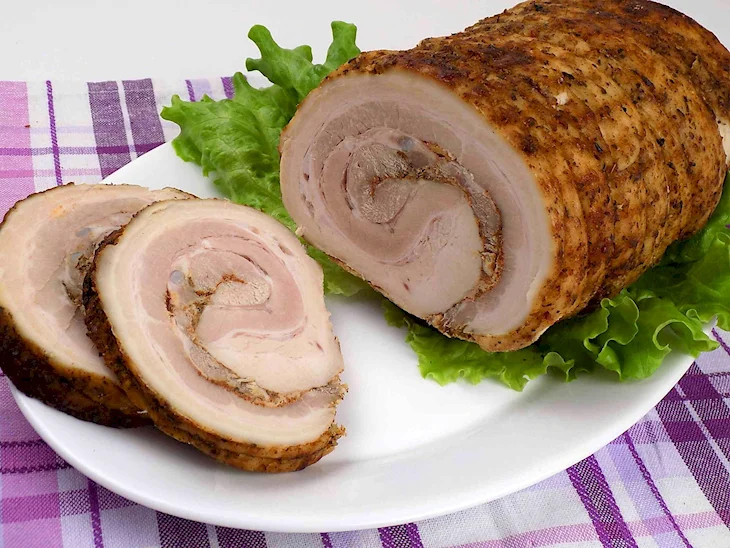 Рулет из свиной брюшины