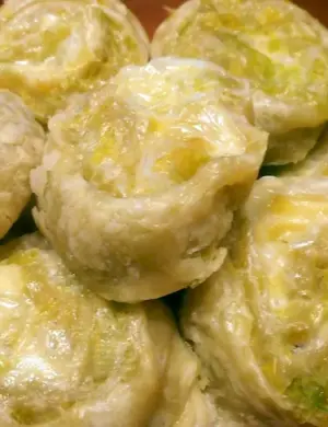 Рулетики с луком пореем