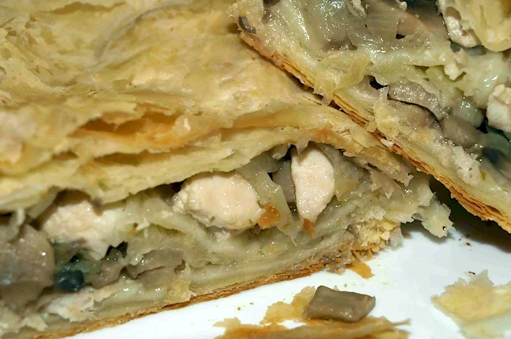 Рулетики слоеные с курицей