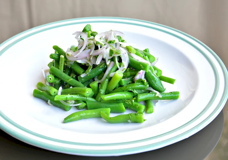 Salat iz sparzevoj Fazoli