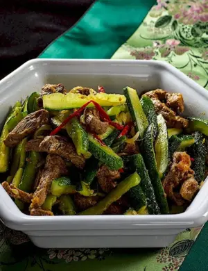 Салат корейский с огурцами и мясом
