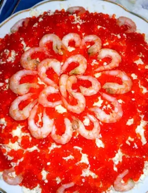 Салат креветки под шубой