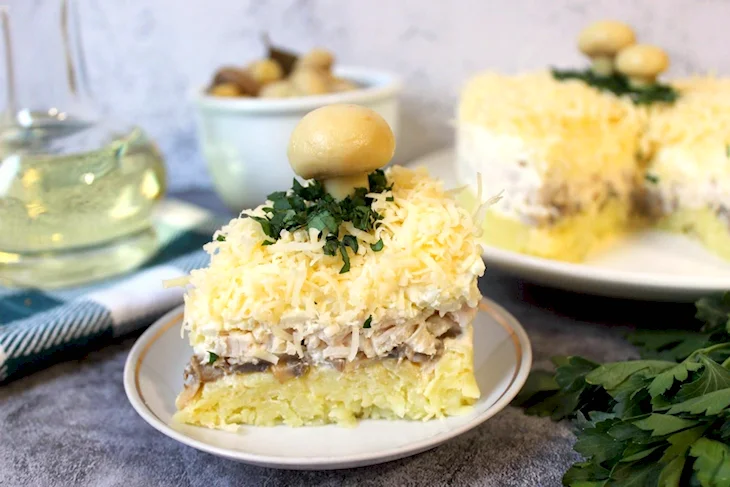 Салат курица шампиньоны сыр яйца