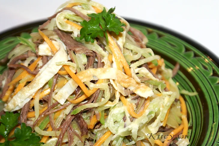 Салат мясной дайкон