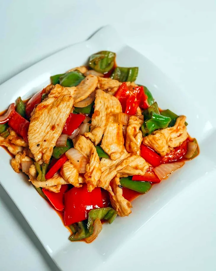 Салат с болгарским перцем и курицей