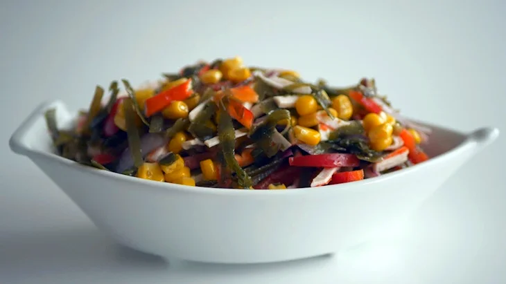 Салат с морской капустой