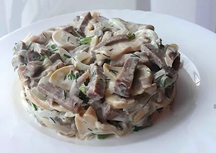 Салат с шампиньонами