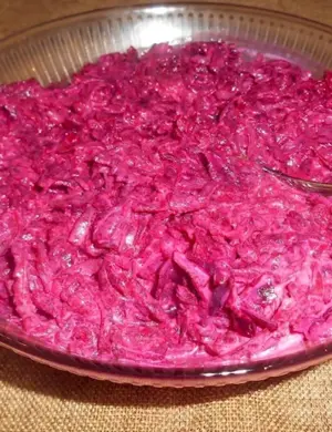 Салат свекла с чесноком