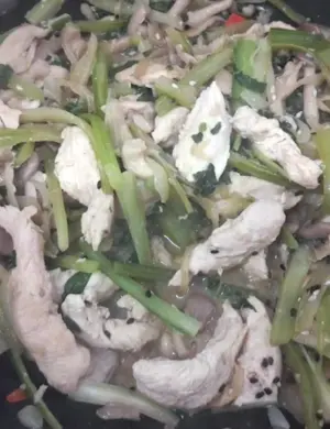 Сельдерей с куриной грудкой
