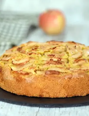 Шарлотка с яблоками Юлии Высоцкой