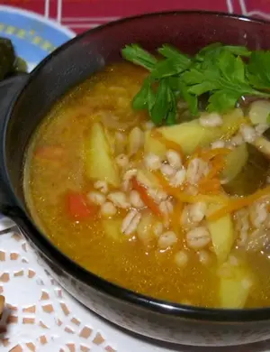 Суп рассольник с перловкой