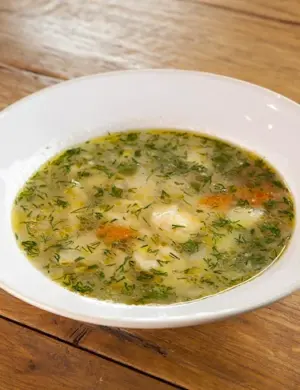 Суп с куриной грудкой и клецками