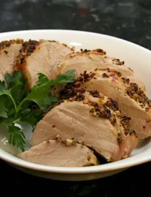 Свиная вырезка с кукурузой