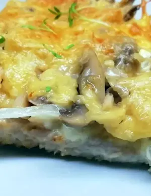 Свинина с грибами и сыром