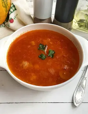 Томатный суп с чечевицей