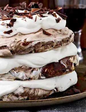 Торт безе с фундуком Hazelnut Meringue Cake