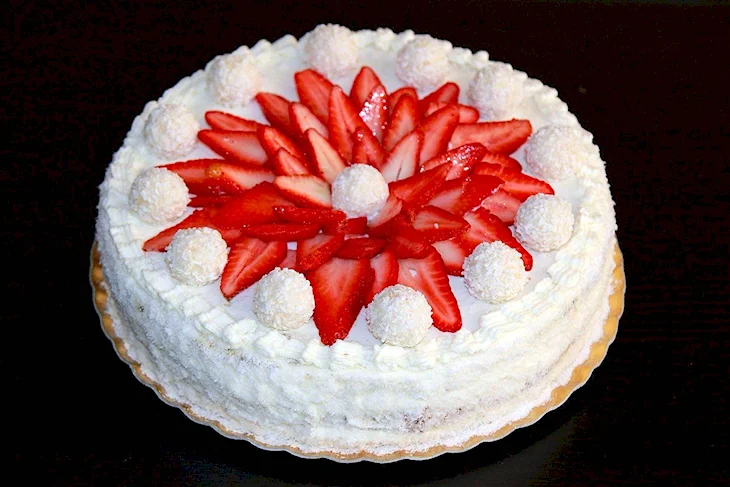 Торт Рафаэлло с кокосовой стружкой