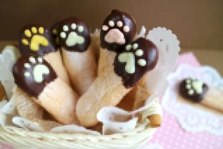 Торт с пряниками кошачьи лапки