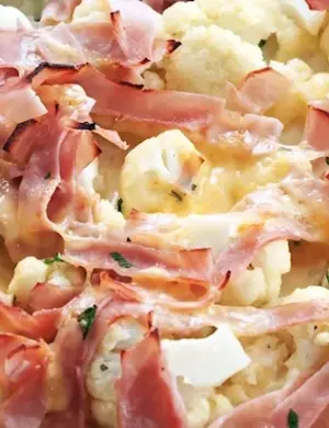 Цветная капуста с беконом и сыром