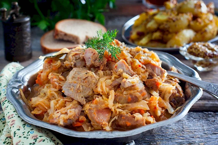 Тушеная капуста с индейкой