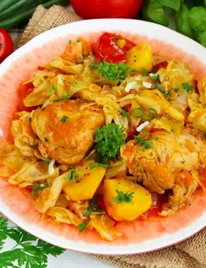 Тушёная капуста с картошкой