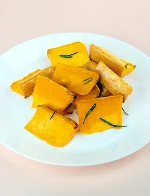 Тыква запеченная с розмарином