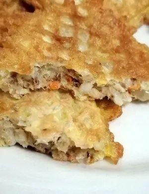 Вафельные коржи с фаршем в кляре