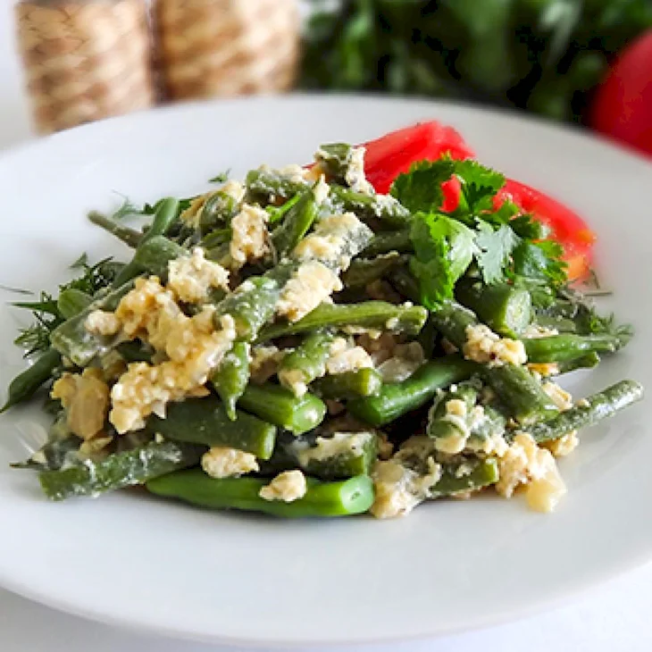 Зелёная фасоль стручковая с яйцом