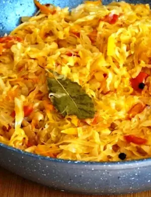 Жареная капуста с мясом