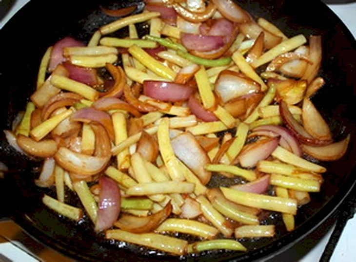 Жареная картошка с шампиньонами