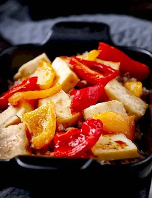 Жареный тофу с овощами