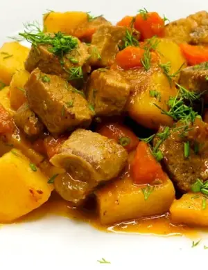 Жаркое по-домашнему из свинины с картофелем
